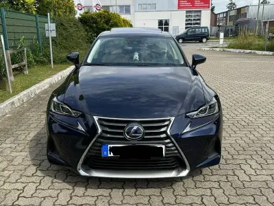 Gebraucht Lexus IS300h Luxury Line 223 PS (164 kW) 2018 Blau Limousine