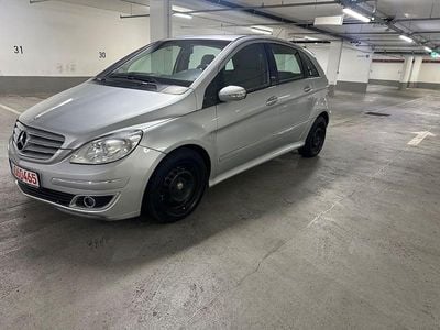Mercedes B200