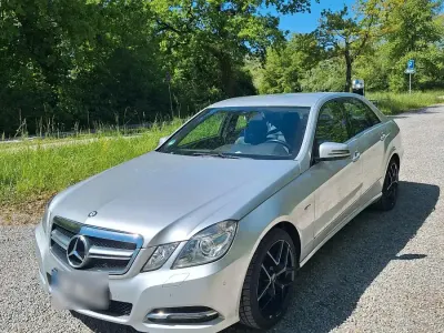 Usata Mercedes E200 184 CV (135 kW) 2010 Grigio Berlina