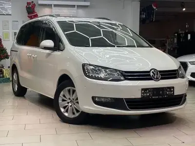 Gebraucht VW Sharan Comfortline 177 PS (130 kW) 2013 Weiß Van / Kleinbus