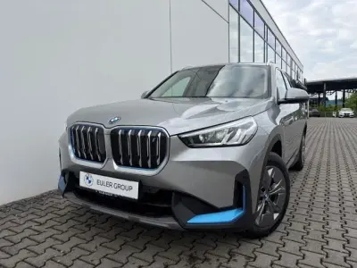 Gebraucht BMW iX1 Performance 200 kW (272 PS) 2023 Spacesilber metallic SUV