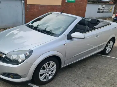 Gebraucht Opel Astra Cabriolet 105 PS (77 kW) 2006 Silber Cabrio