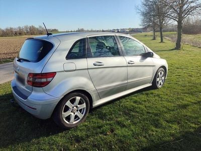 Usata Mercedes B180 109 CV (80 kW) 2006 Argento Monovolume