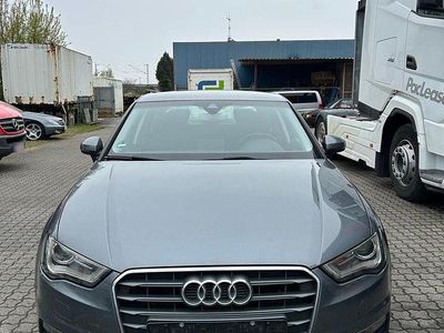 Gebraucht Audi A3 Ambiente 150 PS (110 kW) 2015 Grau Limousine