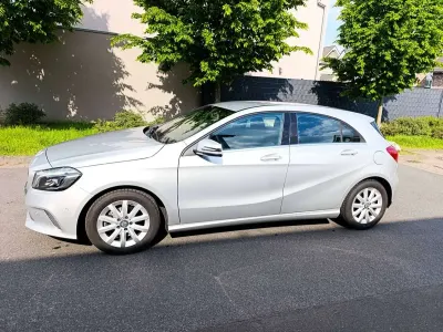Gebraucht Mercedes A180 Style 122 PS (89 kW) 2017 Silber Kleinwagen