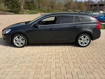 Gebraucht Volvo V60 Momentum 163 PS (119 kW) 2012 Grau Kombi