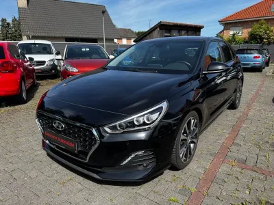 Gebraucht Hyundai i30 140 PS (102 kW) 2019 Schwarz Limousine