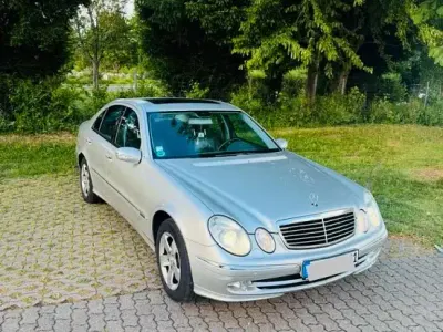 Gebraucht Mercedes E320 Avantgarde 224 PS (164 kW) 2002 Silber Limousine