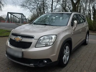 Używany Chevrolet Orlando 163 KM (119 kW) 2012 Brązowy Minivan