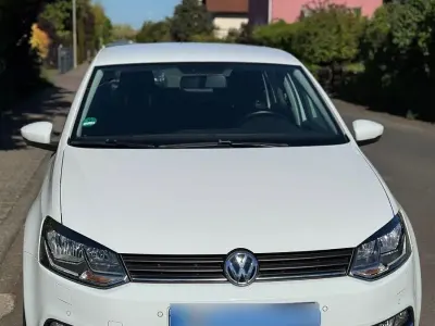 Gebraucht VW Polo Highline 110 PS (80 kW) 2015 Weiß Kleinwagen