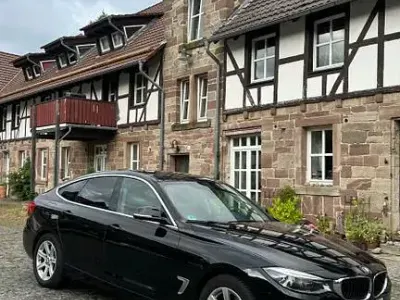 Gebraucht BMW 318 150 PS (110 kW) 2017 Schwarz Limousine