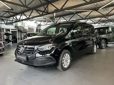 Gebraucht Mercedes EQT200 89 kW (122 PS) 2024 Loparitschwarz metallic Van / Kleinbus
