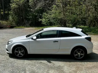Gebraucht Opel Astra GTC 90 PS (66 kW) 2009 Coupé