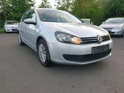 Gebraucht VW Golf VI 80 PS (58 kW) 2011 Blau Kleinwagen