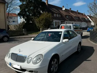 Gebraucht Mercedes E200 122 PS (89 kW) 2003 Weiß Limousine