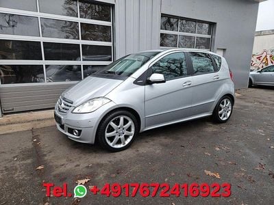 Gebraucht Mercedes A180 116 PS (85 kW) 2012 Silber Kleinwagen