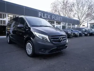Gebraucht Mercedes Vito 237 PS (174 kW) 2022 Obsidianschwarz metallic Van