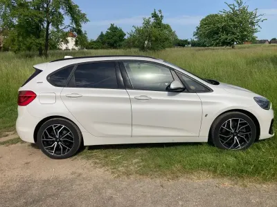 Gebraucht BMW 225 Sport Line 136 PS (100 kW) 2018 Weiß SUV