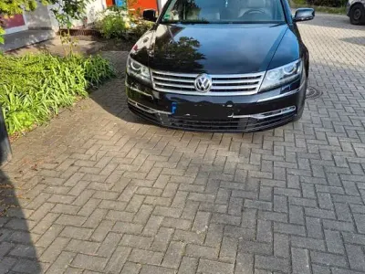 Gebraucht VW Phaeton 239 PS (175 kW) 2011 Schwarz Limousine