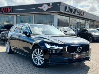 Gebraucht Volvo V90 Momentum 190 PS (139 kW) 2020 Schwarz Kombi