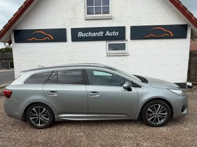 Gebraucht Toyota Avensis T2 147 PS (108 kW) 2016 Grau Limousine