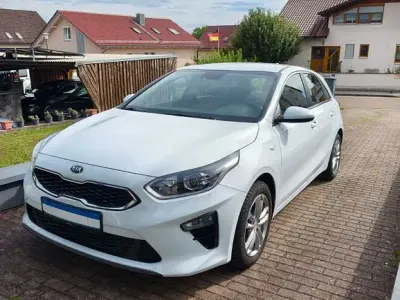 Gebraucht Kia Ceed Vision 140 PS (102 kW) 2019 Weiß Kleinwagen