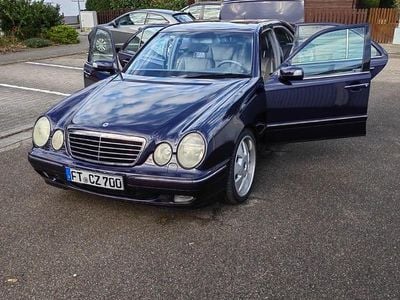 Mercedes E320