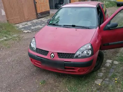Używany Renault Clio II 2001 Czerwony Hatchback
