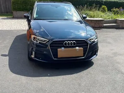 Gebraucht Audi A3 Design 150 PS (110 kW) 2017 Blau Limousine