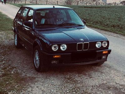 Gebraucht BMW 325 Sport Line 170 PS (125 kW) 1989 Blau Limousine