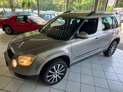 Gebraucht Skoda Yeti Plus Edition 122 PS (89 kW) 2013 Cappuccinobeige metallic SUV