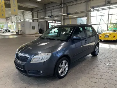Gebraucht Skoda Fabia Ambiente 69 PS (50 kW) 2009 Grau Limousine