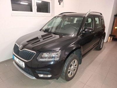 Second-hand Skoda Yeti Family 125 CP (91 kW) 2016 Negru SUV