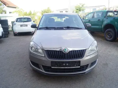 Gebraucht Skoda Fabia 69 PS (50 kW) 2012 Beige Limousine
