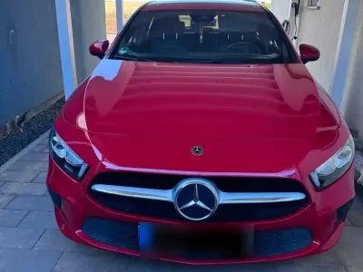 Gebraucht Mercedes A180 116 PS (85 kW) 2018 Rot Limousine