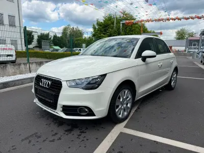 Gebraucht Audi A1 Sportback Attraction 86 PS (63 kW) 2013 Weiß Kleinwagen