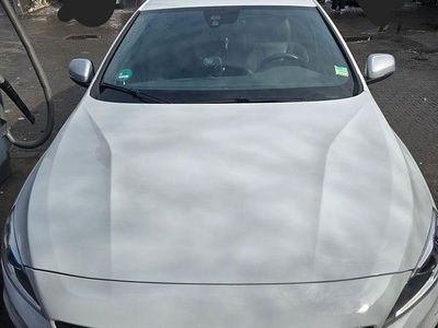 Gebraucht Volvo V60 R-Design 190 PS (139 kW) 2018 Weiß Kombi