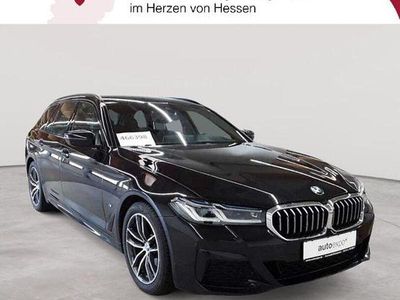 Gebraucht BMW 520 M Sport 190 PS (139 kW) 2022 Saphirschwarz metallic Kombi