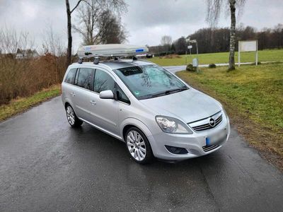 Gebraucht Opel Zafira 125 PS (91 kW) 2010 Silber Van / Kleinbus