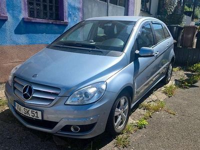 Mercedes B200