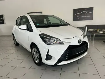 Usata Toyota Yaris Comfort 69 CV (50 kW) 2019 Bianco Berlina