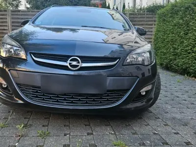 Gebraucht Opel Astra 165 PS (121 kW) 2014 Schwarz Kombi