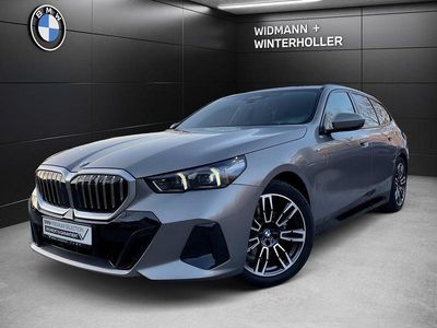 Grau Gebraucht 2025 BMW 520 Shadowline Kombi | 47.480 € (Guter Preis)