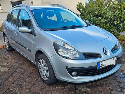 Silber Gebraucht 2009 Renault Clio II Dynamique Limousine | 3.250 € (Fairer Preis)