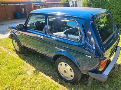 Gebraucht Lada niva 82 PS (60 kW) 2010 Blau SUV