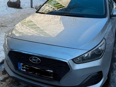 Grau Gebraucht 2019 Hyundai i30 Kombi | 13.900 € (Guter Preis)