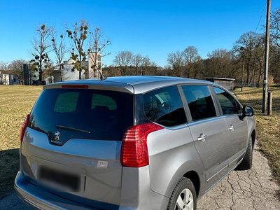 Usata Peugeot 5008 120 CV (88 kW) 2015 Argento Monovolume