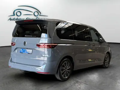 Gebraucht VW Multivan Basis 150 PS (110 kW) 2024 Graukeine angabe Van / Kleinbus