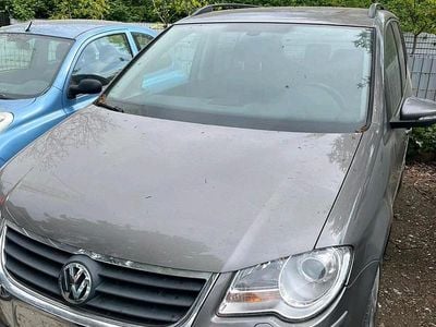 Second-hand VW Touran 150 CP (110 kW) 2010 Gri Monovolum