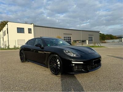 Porsche Panamera 4S